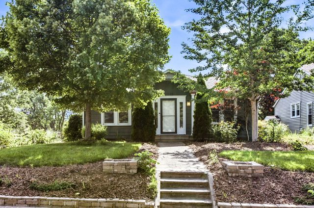 2501 Lakeview Avenue, St. Joseph, MI 49085