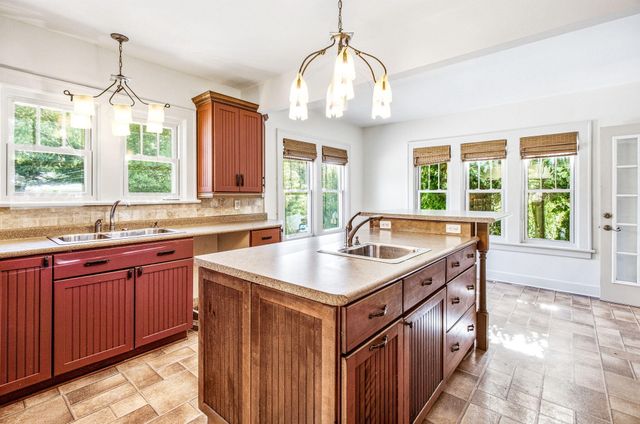 2501 Lakeview Avenue, St. Joseph, MI 49085