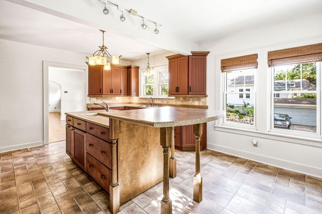 2501 Lakeview Avenue, St. Joseph, MI 49085