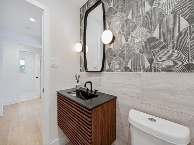 16810 Deer Park Drive, Dallas, TX 75248