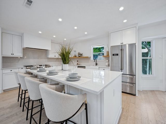 16810 Deer Park Drive, Dallas, TX 75248