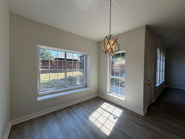 708 Fall Wheat Drive, Desoto, TX 75115