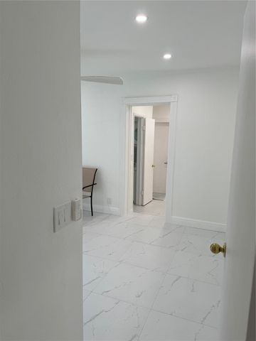 421 NE 21st Court, Wilton Manors, FL 33305