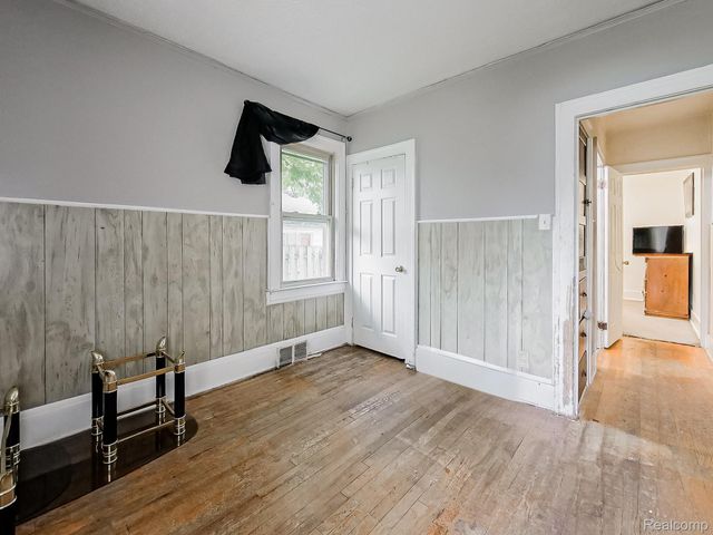 23560 Stewart Avenue, Warren, MI 48089