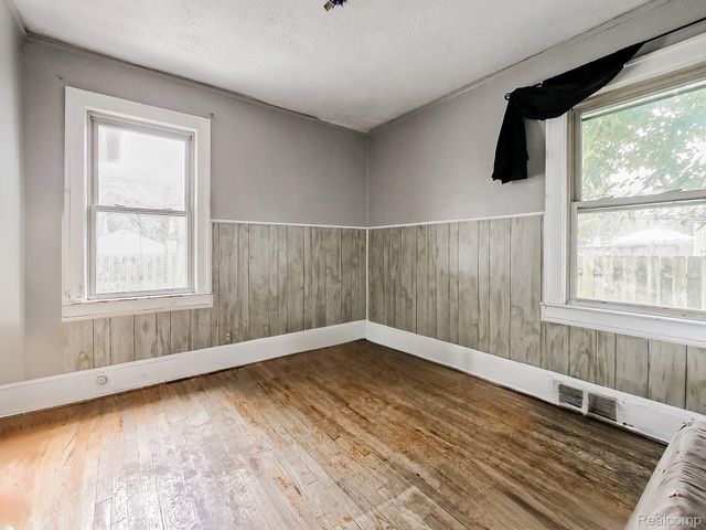 23560 Stewart Avenue, Warren, MI 48089