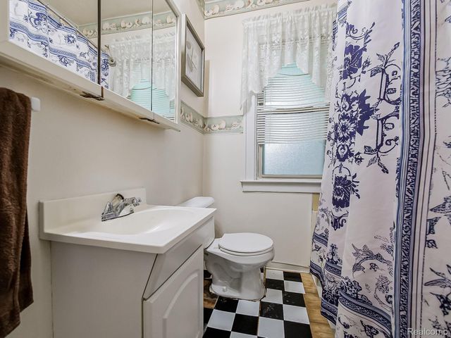 23560 Stewart Avenue, Warren, MI 48089