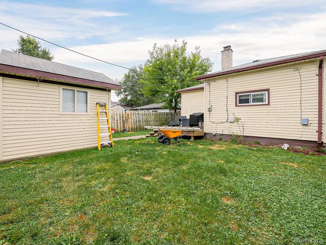 23560 Stewart Avenue, Warren, MI 48089