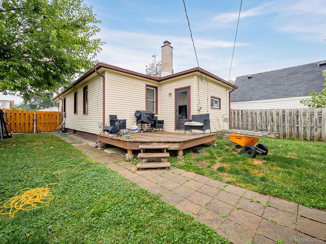 23560 Stewart Avenue, Warren, MI 48089