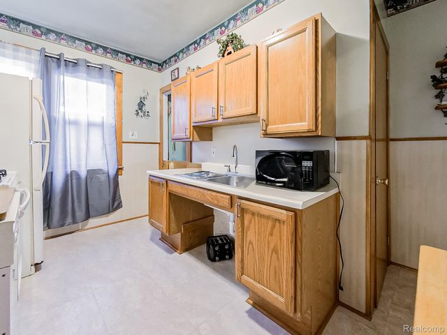 23560 Stewart Avenue, Warren, MI 48089