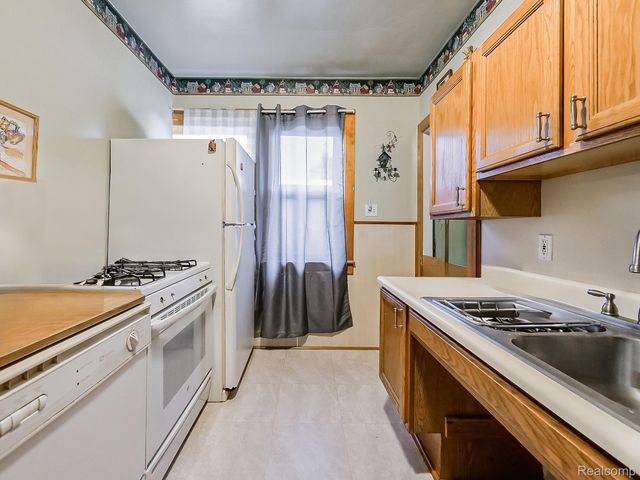 23560 Stewart Avenue, Warren, MI 48089