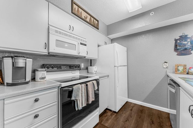 200 Golf View Drive 12, Branson, MO 65616
