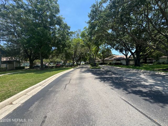 1904 CHALLENGER Court E 1904, Jacksonville, FL 32233