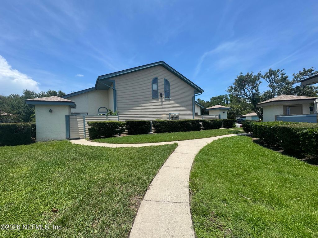 1904 CHALLENGER Court E 1904, Jacksonville, FL 32233