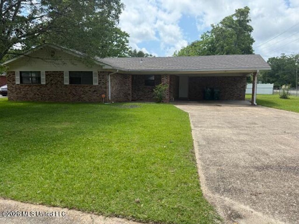 125 Clarence Drive, Gulfport, MS 39503