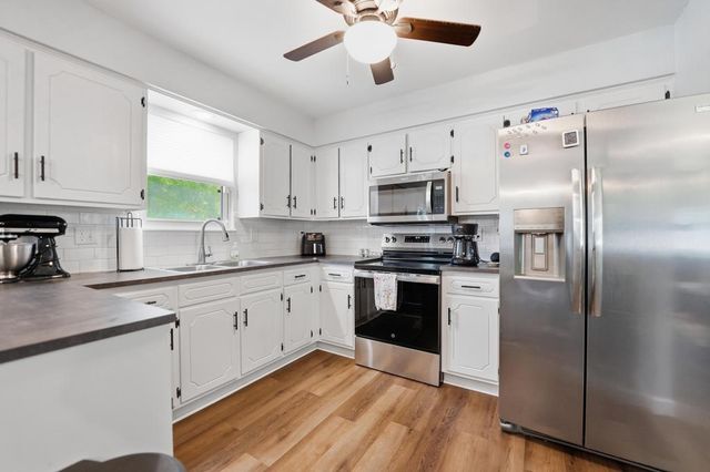 19304 E R D Mize Road, Independence, MO 64057