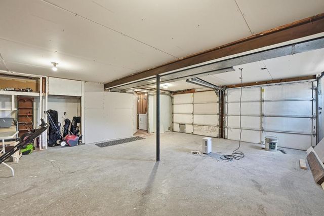 19304 E R D Mize Road, Independence, MO 64057