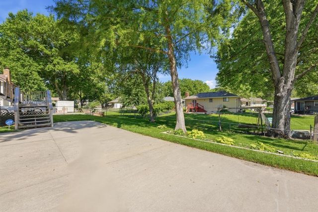 19304 E R D Mize Road, Independence, MO 64057