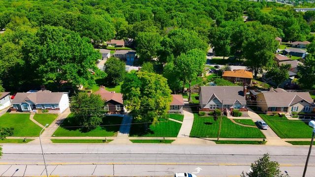 19304 E R D Mize Road, Independence, MO 64057
