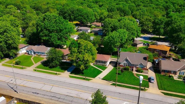 19304 E R D Mize Road, Independence, MO 64057