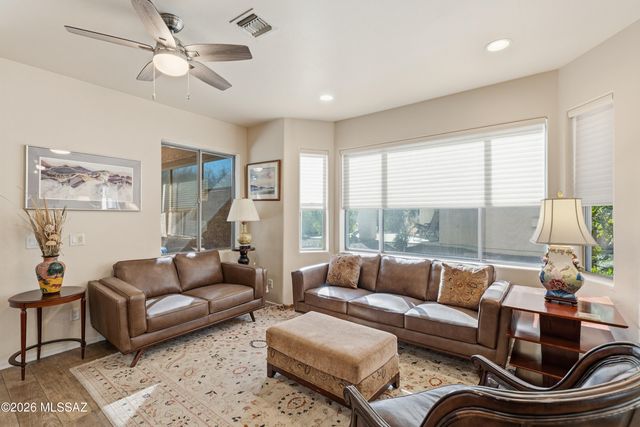 531 W Aspenwood Street, Green Valley, AZ 85614