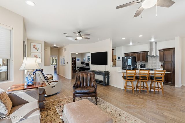 531 W Aspenwood Street, Green Valley, AZ 85614