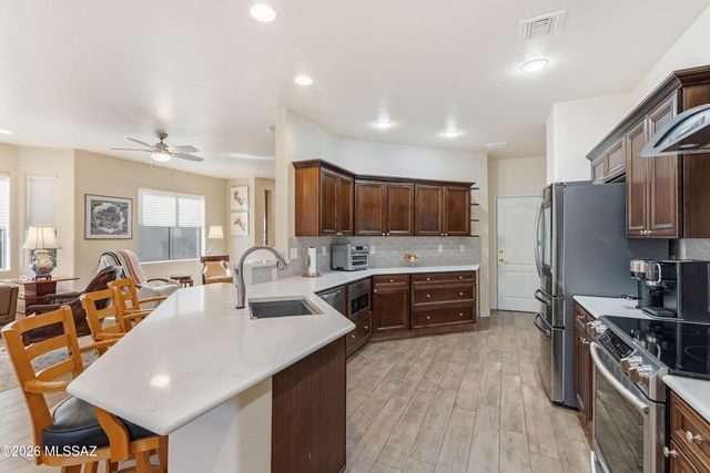 531 W Aspenwood Street, Green Valley, AZ 85614