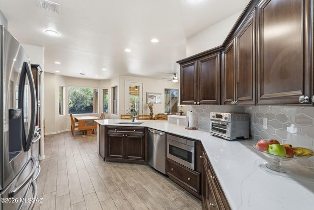 531 W Aspenwood Street, Green Valley, AZ 85614