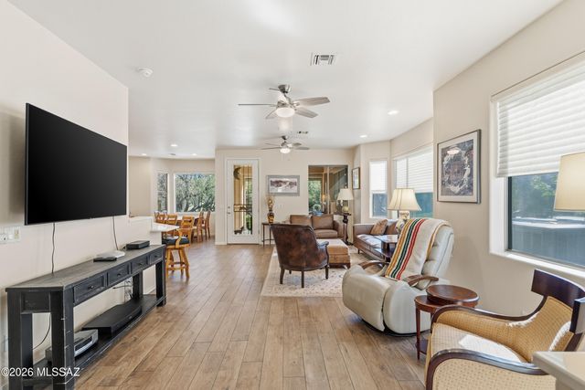 531 W Aspenwood Street, Green Valley, AZ 85614