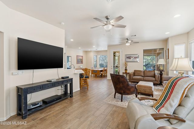 531 W Aspenwood Street, Green Valley, AZ 85614