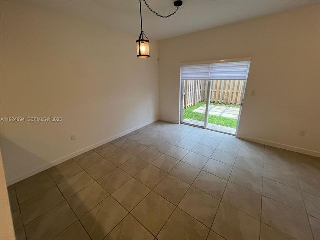 2602 SE 11th St, Homestead, FL 33035