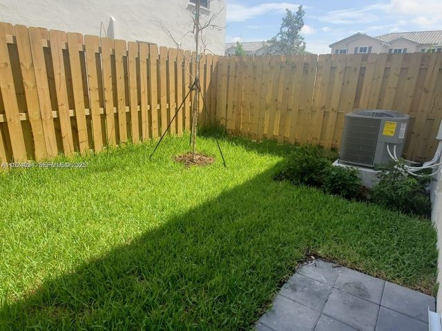 2602 SE 11th St, Homestead, FL 33035