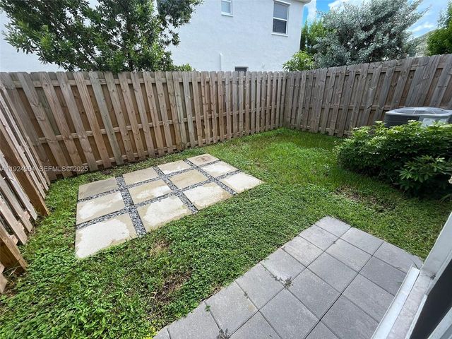 2602 SE 11th St, Homestead, FL 33035
