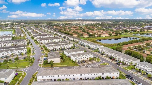 2602 SE 11th St, Homestead, FL 33035