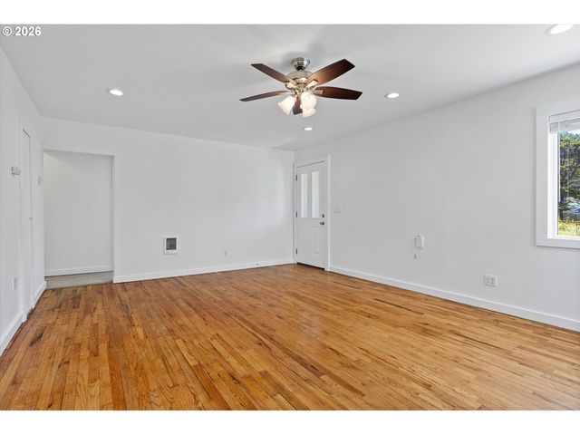 540 Nw 56th St, Newport, OR 97365