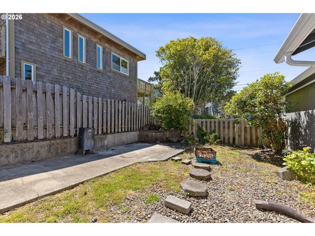 540 Nw 56th St, Newport, OR 97365