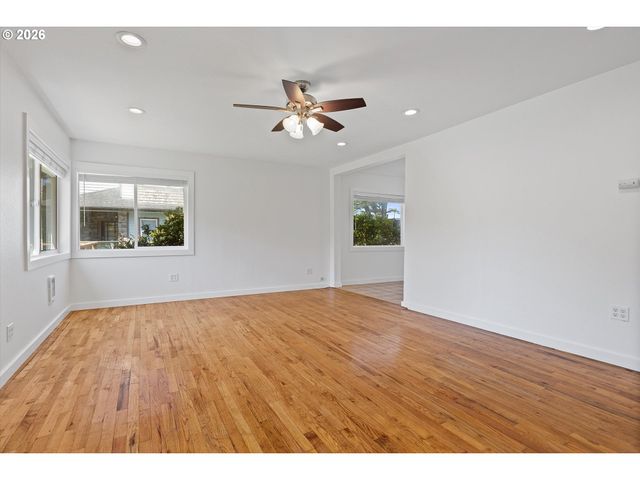 540 Nw 56th St, Newport, OR 97365