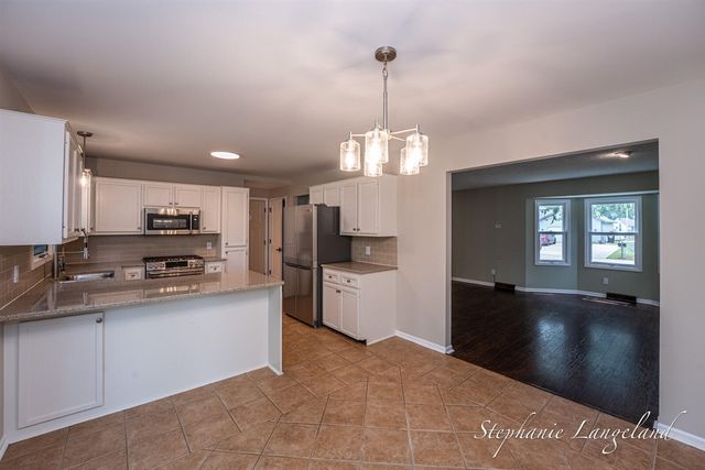 1511 Springbrook Drive, Jenison, MI 49428
