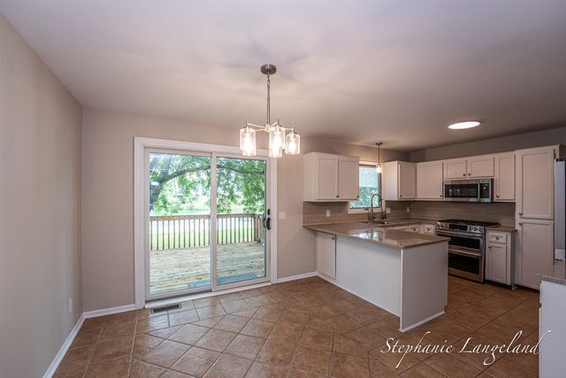 1511 Springbrook Drive, Jenison, MI 49428