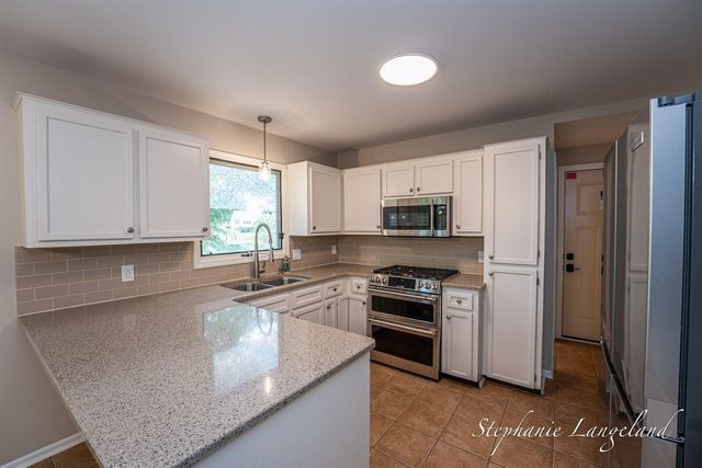 1511 Springbrook Drive, Jenison, MI 49428