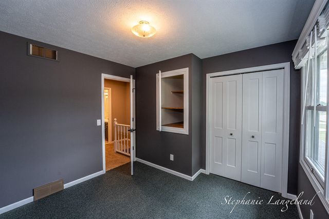 1511 Springbrook Drive, Jenison, MI 49428