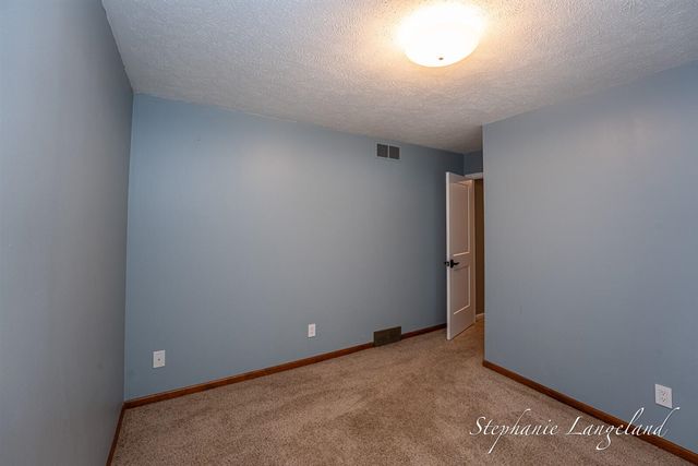 1511 Springbrook Drive, Jenison, MI 49428