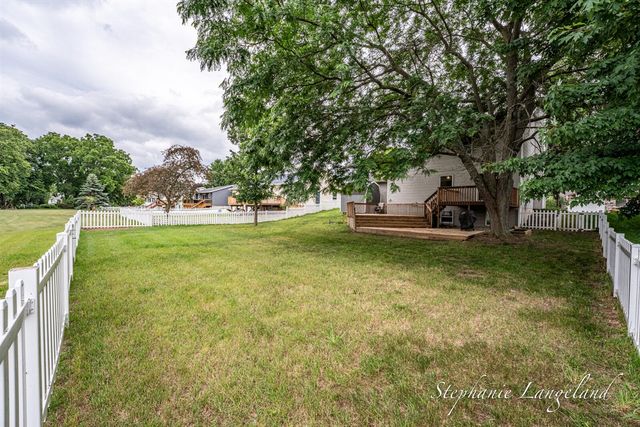 1511 Springbrook Drive, Jenison, MI 49428