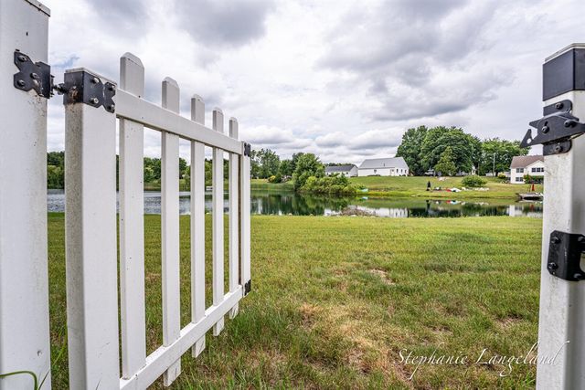 1511 Springbrook Drive, Jenison, MI 49428