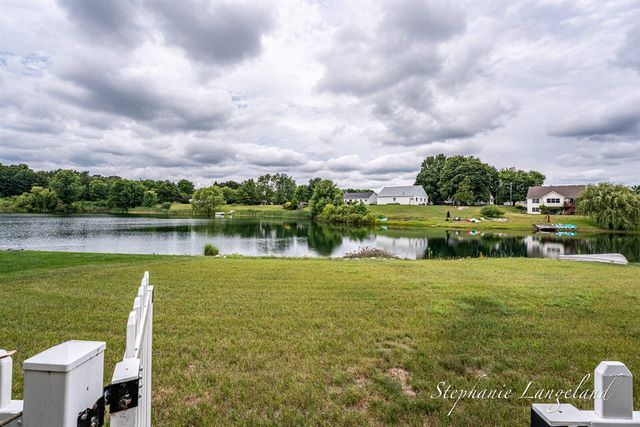 1511 Springbrook Drive, Jenison, MI 49428
