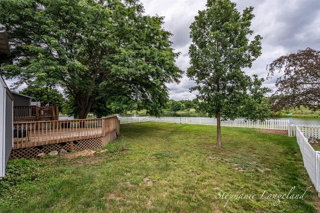 1511 Springbrook Drive, Jenison, MI 49428