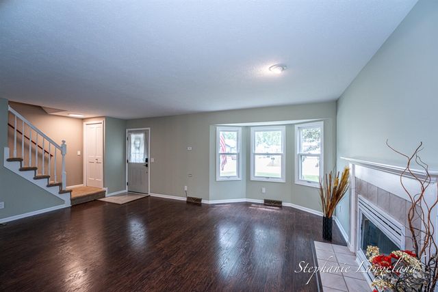 1511 Springbrook Drive, Jenison, MI 49428
