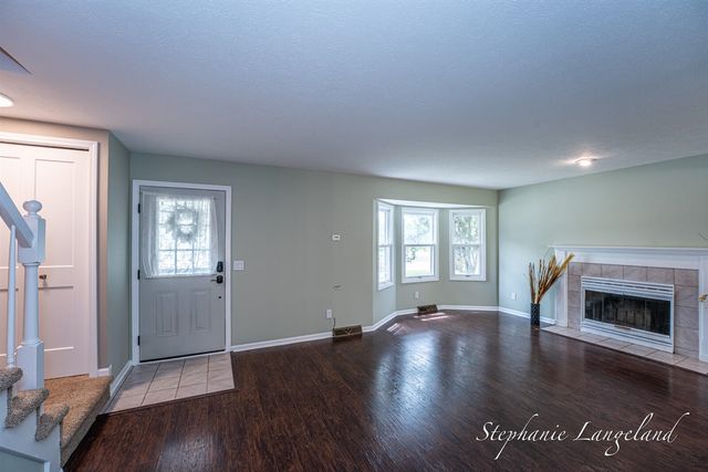 1511 Springbrook Drive, Jenison, MI 49428