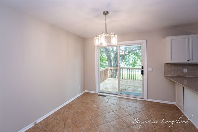 1511 Springbrook Drive, Jenison, MI 49428