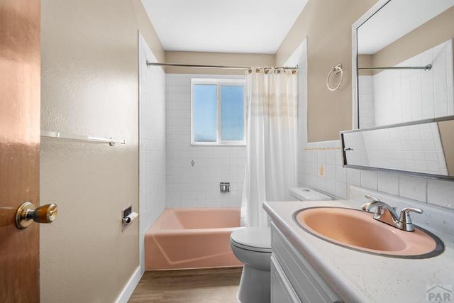 24 Radcliff Lane, Pueblo, CO 81005