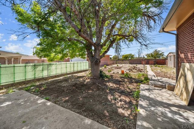 24 Radcliff Lane, Pueblo, CO 81005